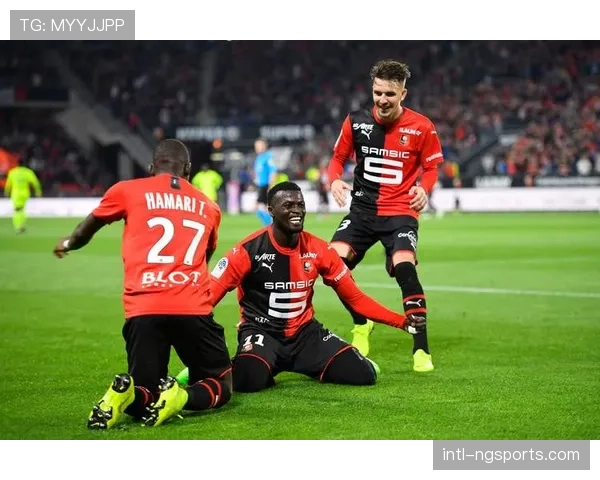 梅斯1-3不敌里昂，主队体能崩盘，最后20分钟被对手压迫致溃败